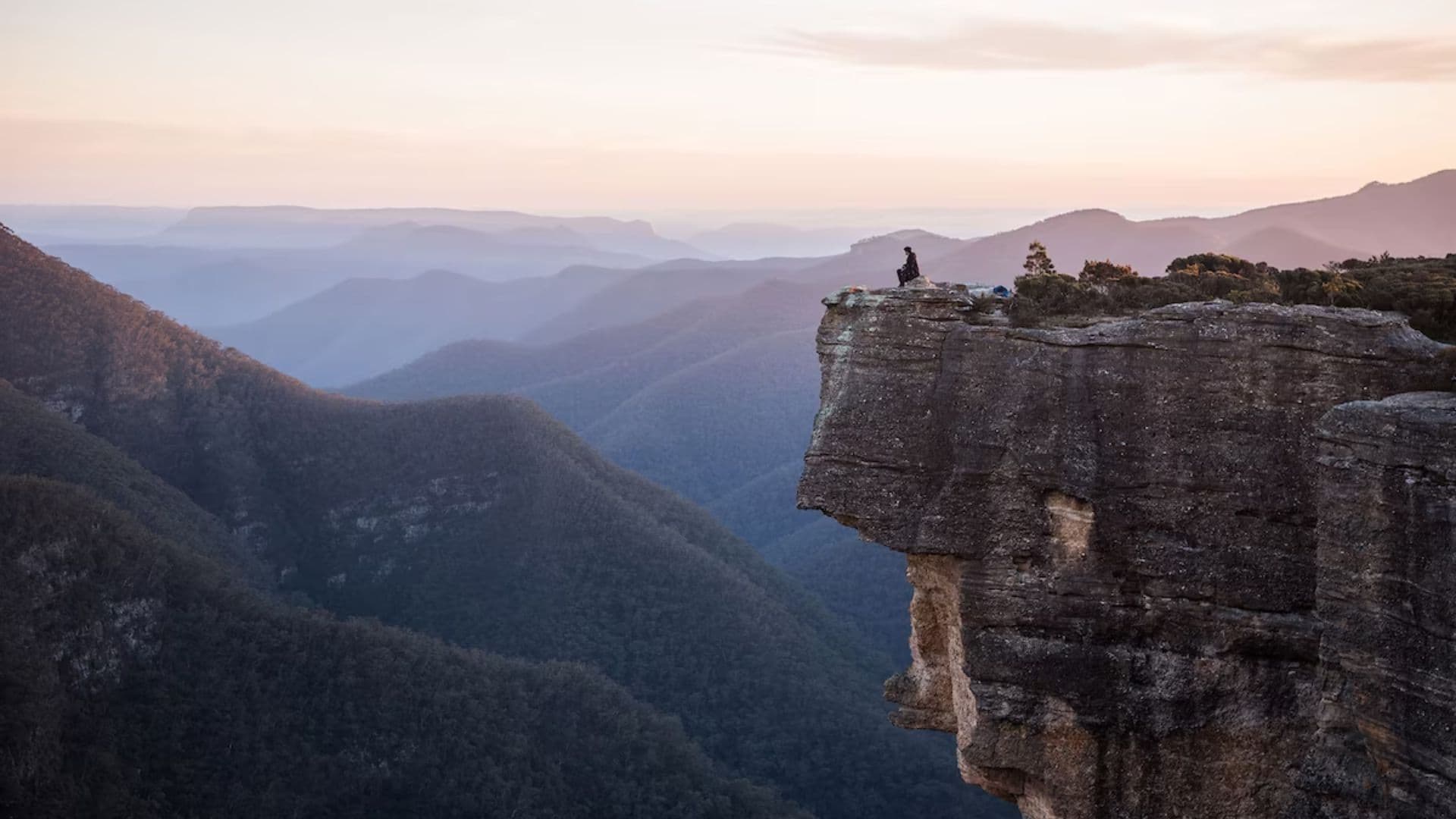 Discover the majestic Blue Mountains, a UNESCO World Heritage site. Explore its ancient landscapes, stunning waterfalls, and the rich eucalyptus forests that paint the mountains in vibrant hues.